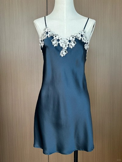 dongguan silk robe dongguan silk slip dongguan silk sleep dress dongguan silk pajamas dongguan men silk pajamas dongguan lingerie dongguan underwear dongguan sexy pajamas dongguan brassiere 