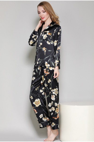 dongguan silk robe dongguan silk slip dongguan silk sleep dress dongguan silk pajamas dongguan men silk pajamas dongguan lingerie dongguan underwear dongguan sexy pajamas dongguan brassiere 