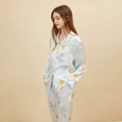 dongguan silk robe dongguan silk slip dongguan silk sleep dress dongguan silk pajamas dongguan men silk pajamas dongguan lingerie dongguan underwear dongguan sexy pajamas dongguan brassiere 