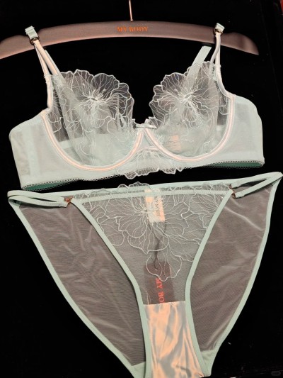 dongguan silk robe dongguan silk slip dongguan silk sleep dress dongguan silk pajamas dongguan men silk pajamas dongguan lingerie dongguan underwear dongguan sexy pajamas dongguan brassiere 