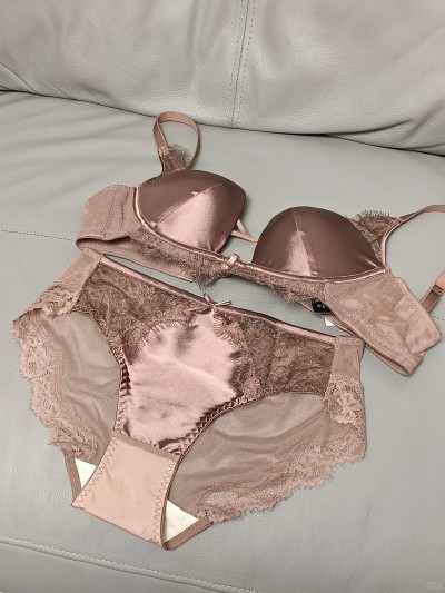 dongguan silk robe dongguan silk slip dongguan silk sleep dress dongguan silk pajamas dongguan men silk pajamas dongguan lingerie dongguan underwear dongguan sexy pajamas dongguan brassiere 