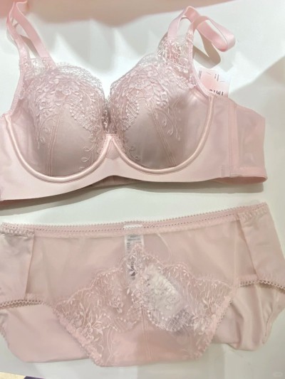 dongguan silk robe dongguan silk slip dongguan silk sleep dress dongguan silk pajamas dongguan men silk pajamas dongguan lingerie dongguan underwear dongguan sexy pajamas dongguan brassiere 